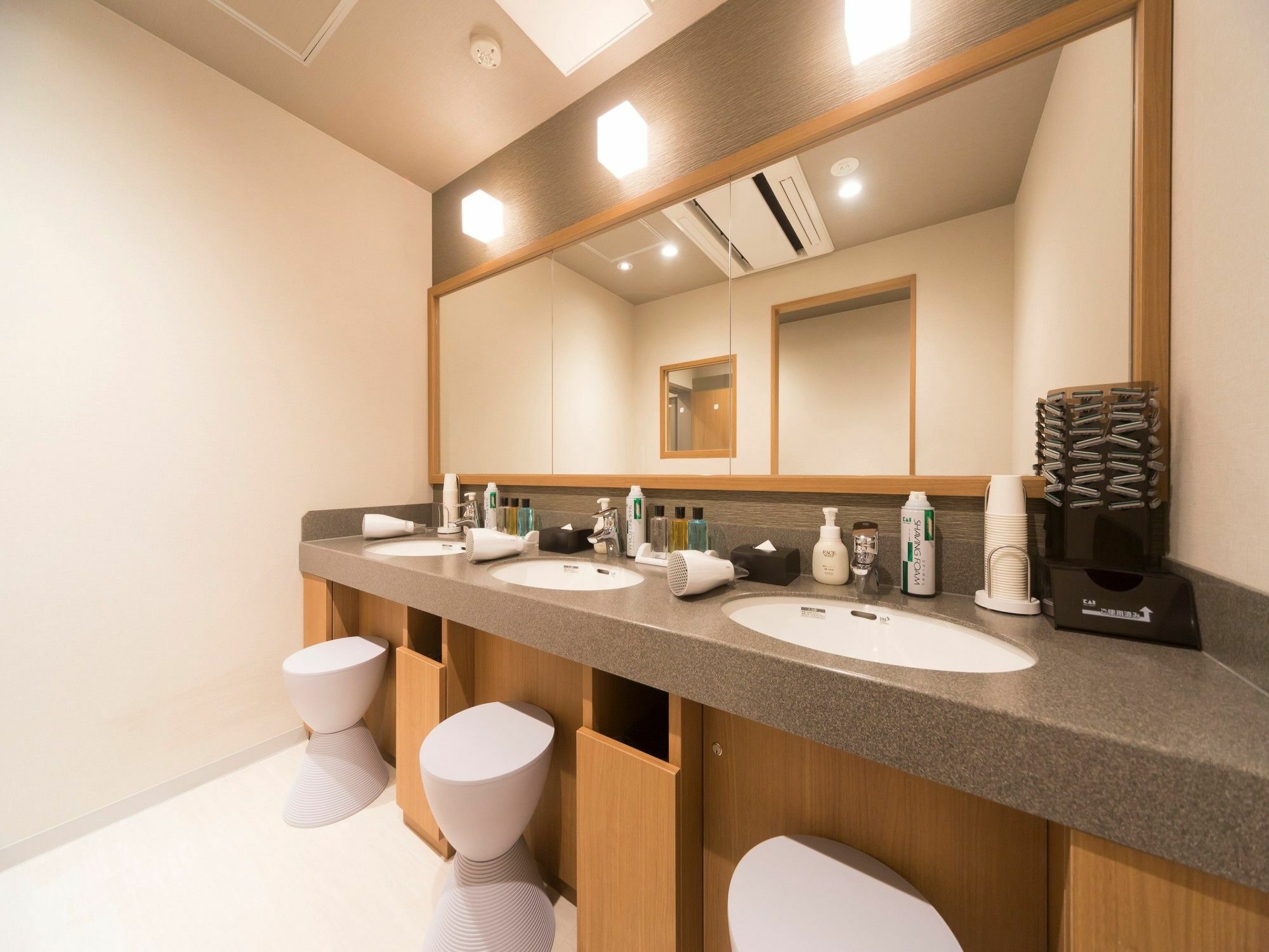 Global Suidobashi Capsule hotel 2*