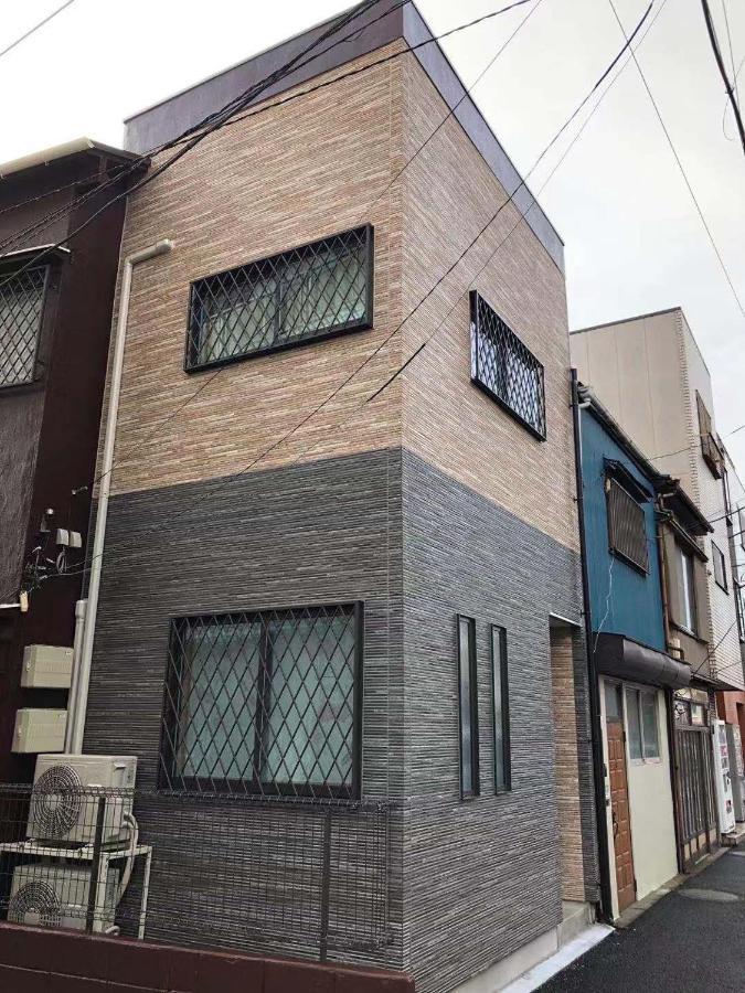 Re 2 * Tokyo