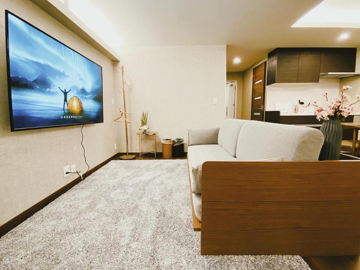 Cherry Blooming Tokyo- All Boutique 东京伊樱里-中央区全套房艺术酒店 Hotel