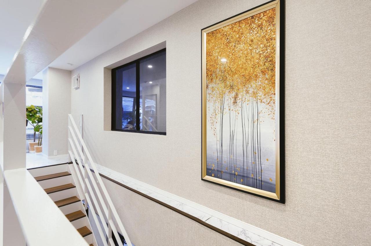 Cherry Blooming Tokyo- All Boutique 东京伊樱里-中央区全套房艺术酒店 Hotel